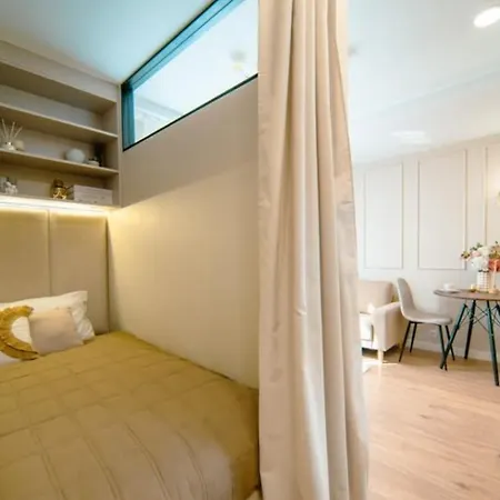 アパート Bezowy ビィドゴシュチュ